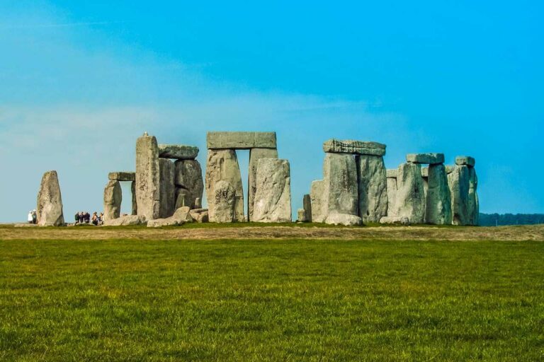 79+ Best Stonehenge Instagram Captions