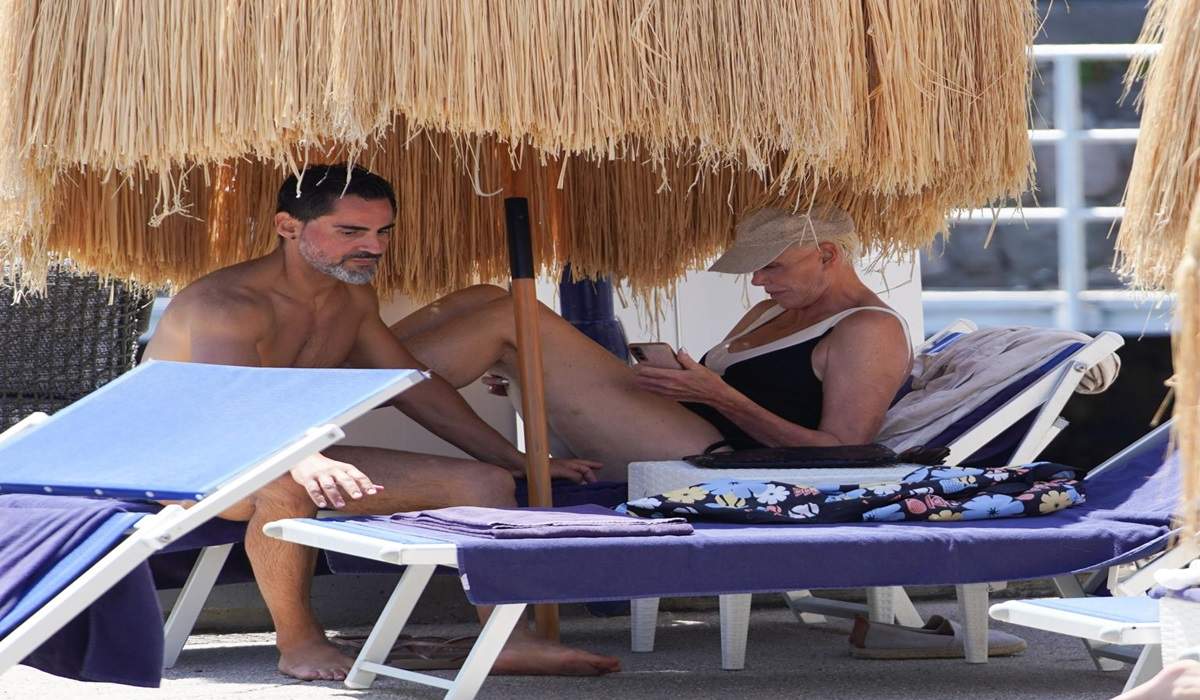 Brigitte Nielsen’s Stunning Beach Day in Naples A Glamorous Family Outing