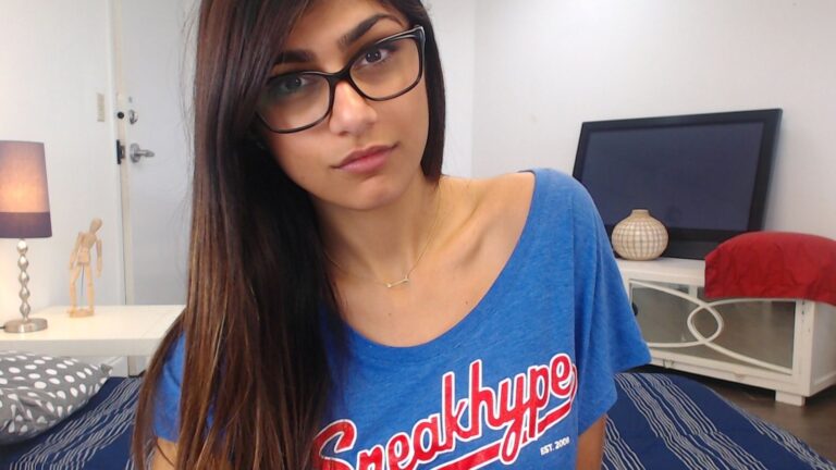 Mia Khalifa gives her views on OnfyFans and the army